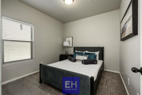 25-web-or-mls-Yestereve 3812-25